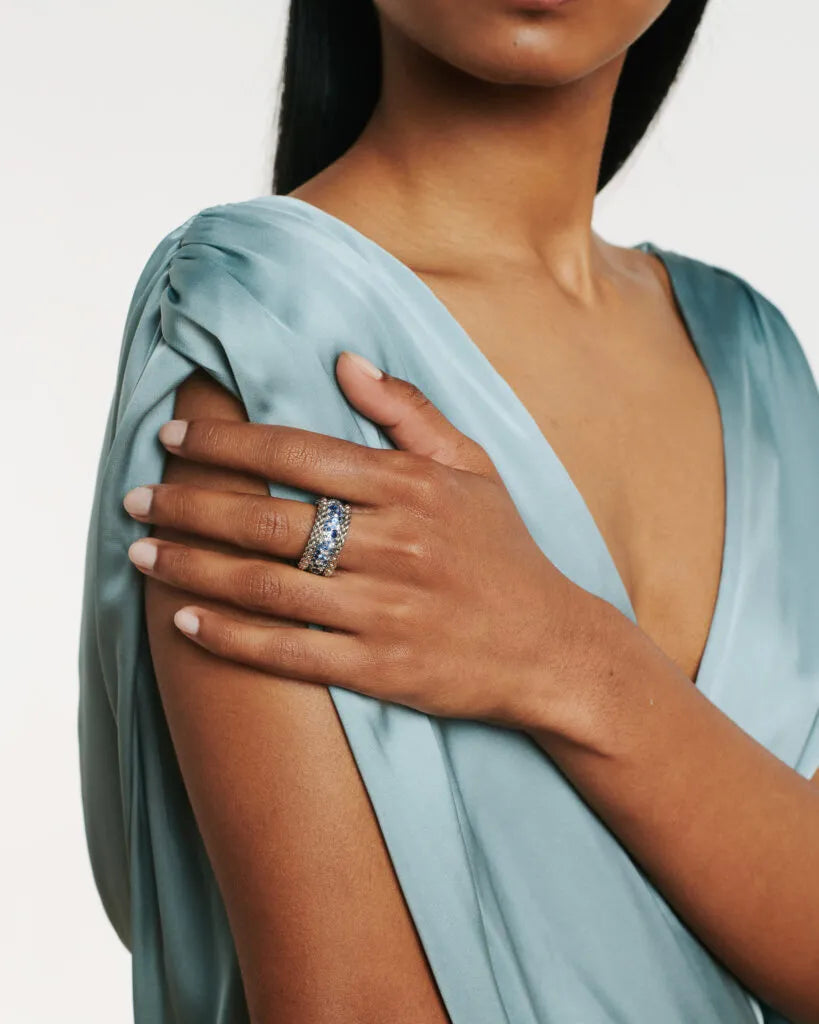BUBBLE RINGS - 18kt hvidgulds ring med diamanter & blå safirer - kun på sær-bestilling i butikken