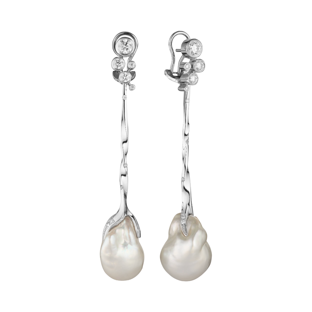 Paar lange Ohrringe mit gedrehten barocken Südseeperlen und Diamanten, 18 Karat HG